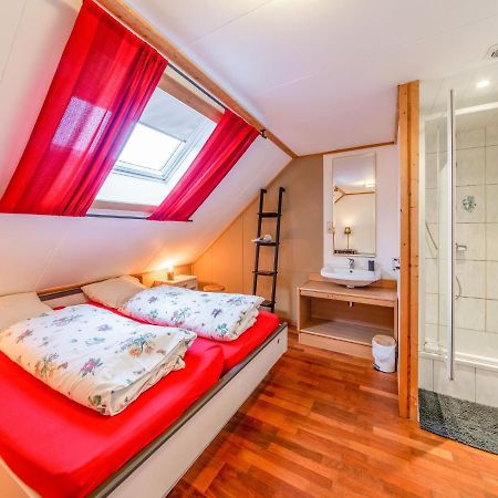 Luxurious House With Sauna In A Farm In バストーニュ エクステリア 写真