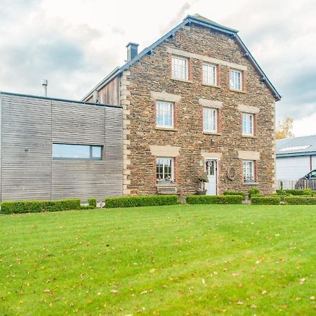 Luxurious House With Sauna In A Farm In バストーニュ エクステリア 写真