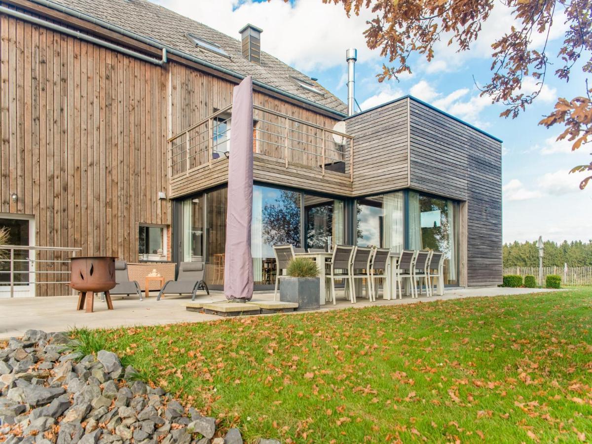 Luxurious House With Sauna In A Farm In バストーニュ エクステリア 写真