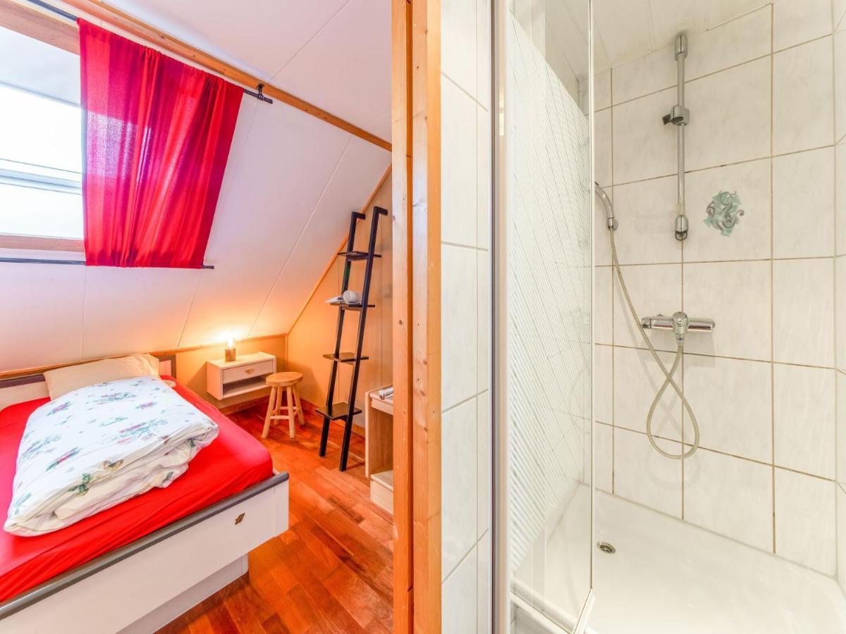 Luxurious House With Sauna In A Farm In バストーニュ エクステリア 写真
