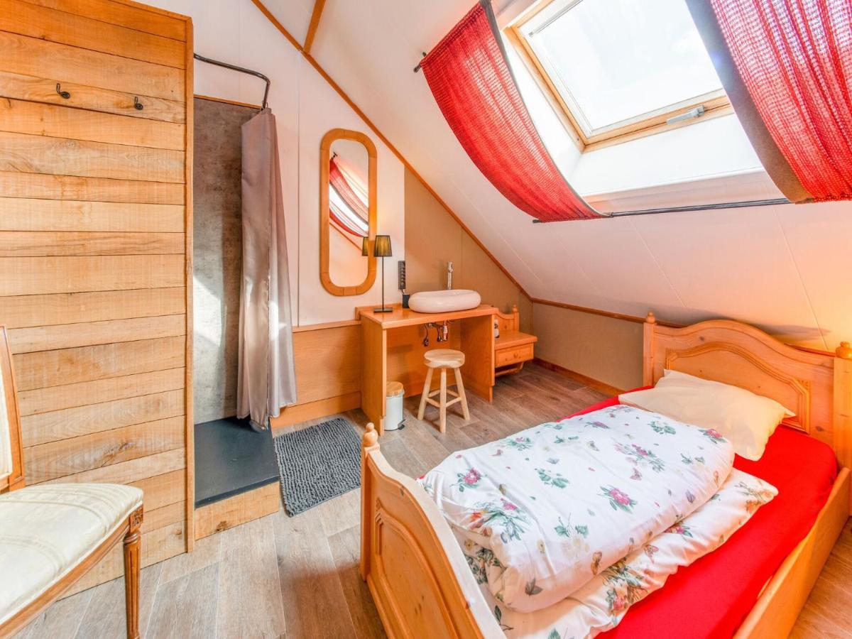 Luxurious House With Sauna In A Farm In バストーニュ エクステリア 写真