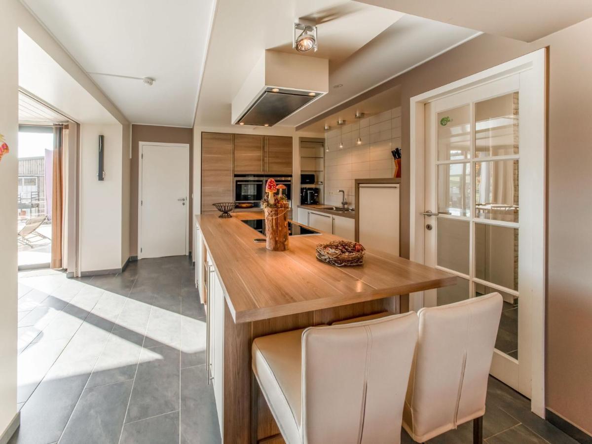 Luxurious House With Sauna In A Farm In バストーニュ エクステリア 写真