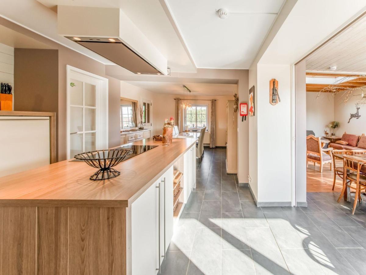 Luxurious House With Sauna In A Farm In バストーニュ エクステリア 写真