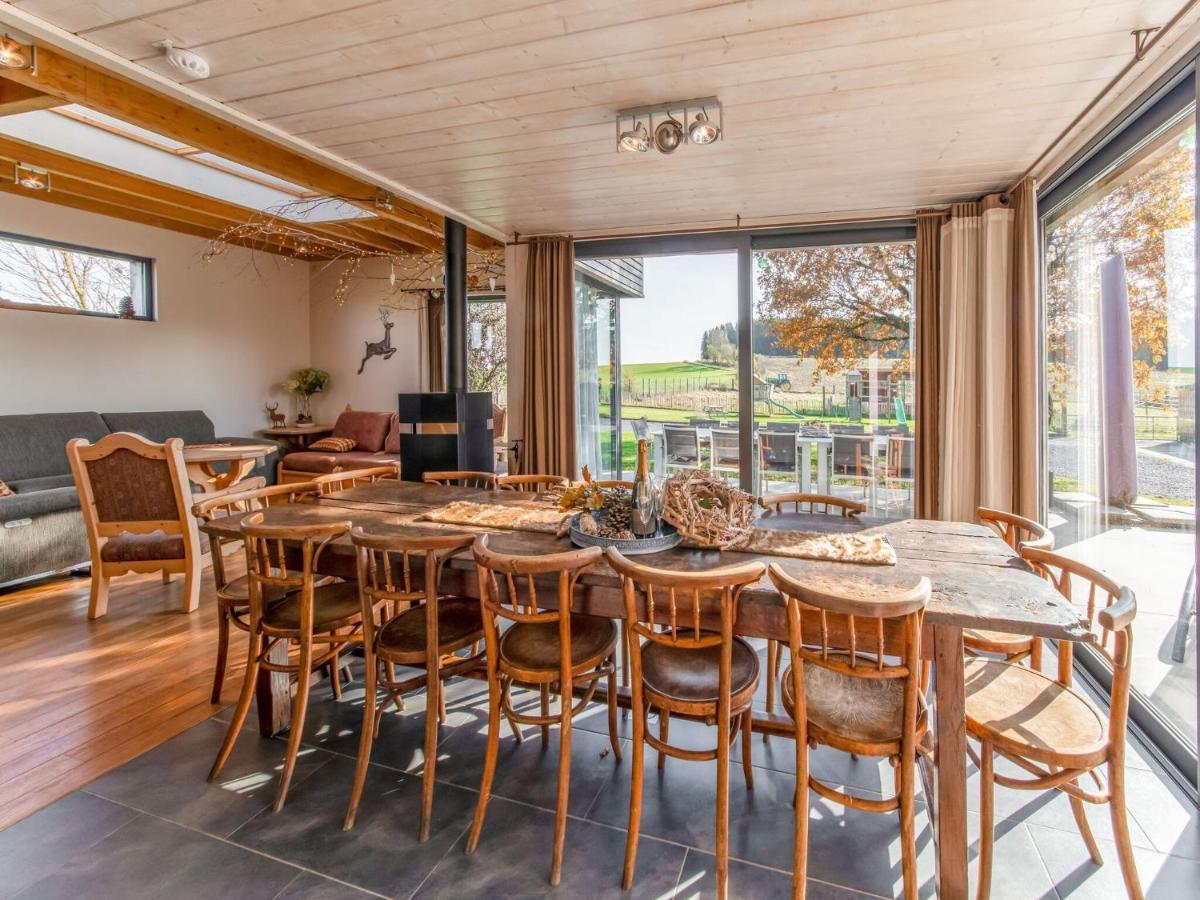 Luxurious House With Sauna In A Farm In バストーニュ エクステリア 写真